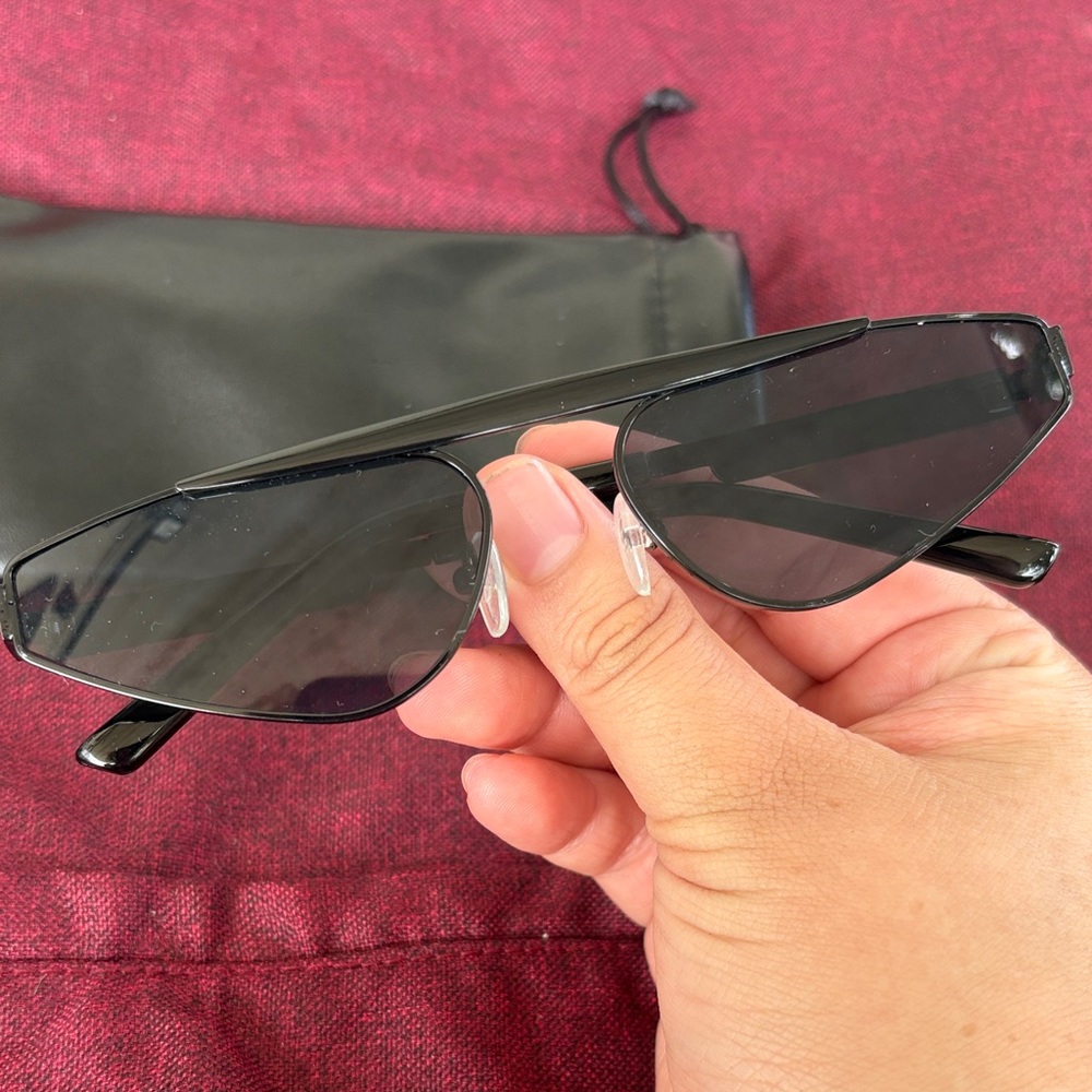 Black Cat-Eye Sunglasses - Picture 3 of 6